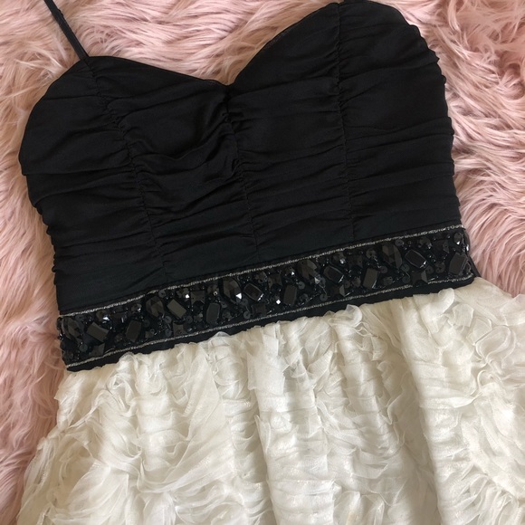 🎉 HP 🎉 NWOT Black and White Colorblock Dress - Picture 2 of 6
